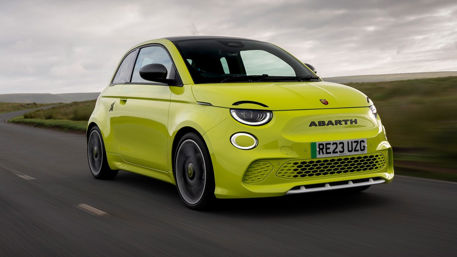 Abarth 500e — фото модели
