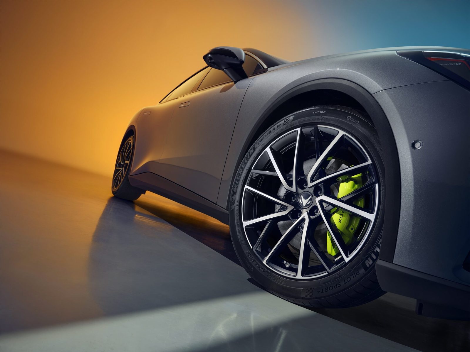 Arcfox Alpha S5 EV 2025 — экстерьер, wheel detail, рынок EU regional official
