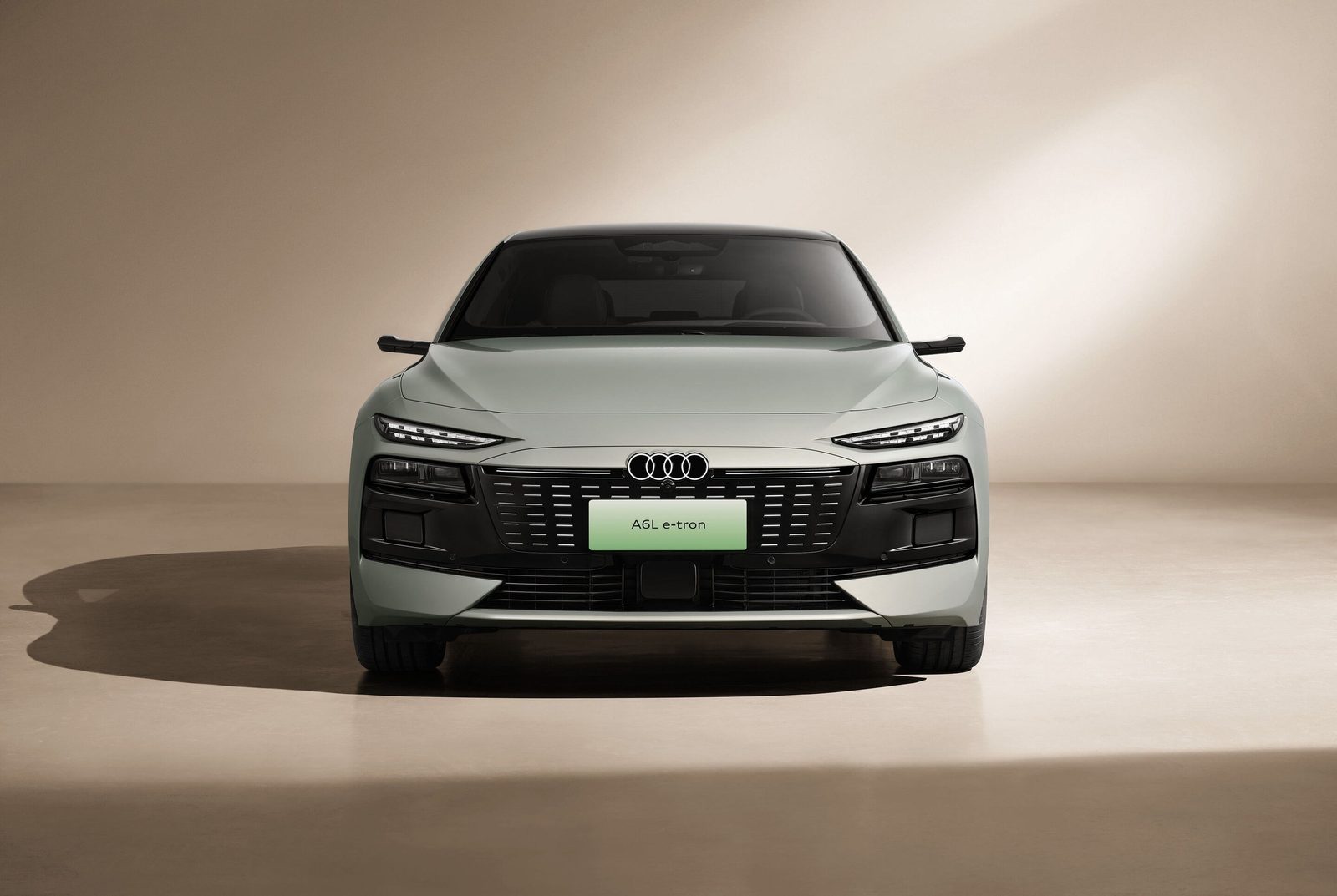 Audi A6L e-tron China 2025 — экстерьер, front studio, рынок China