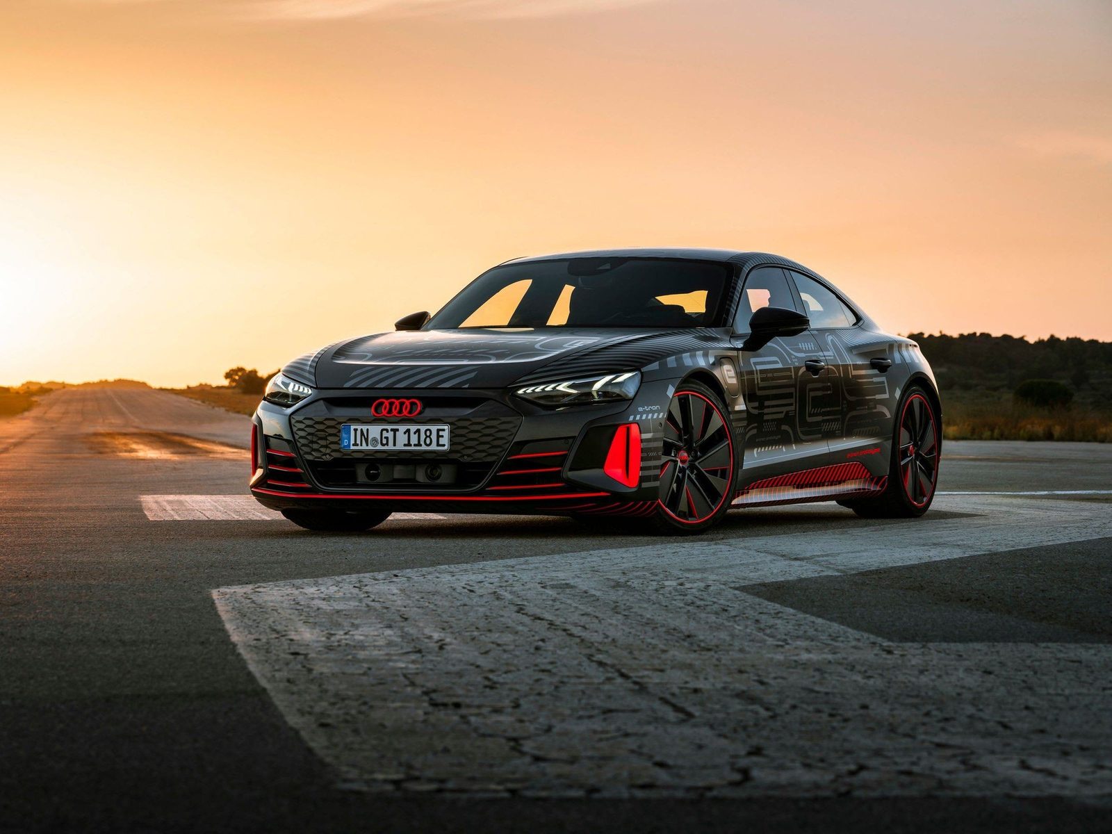 Audi e-tron GT Global — фото модели