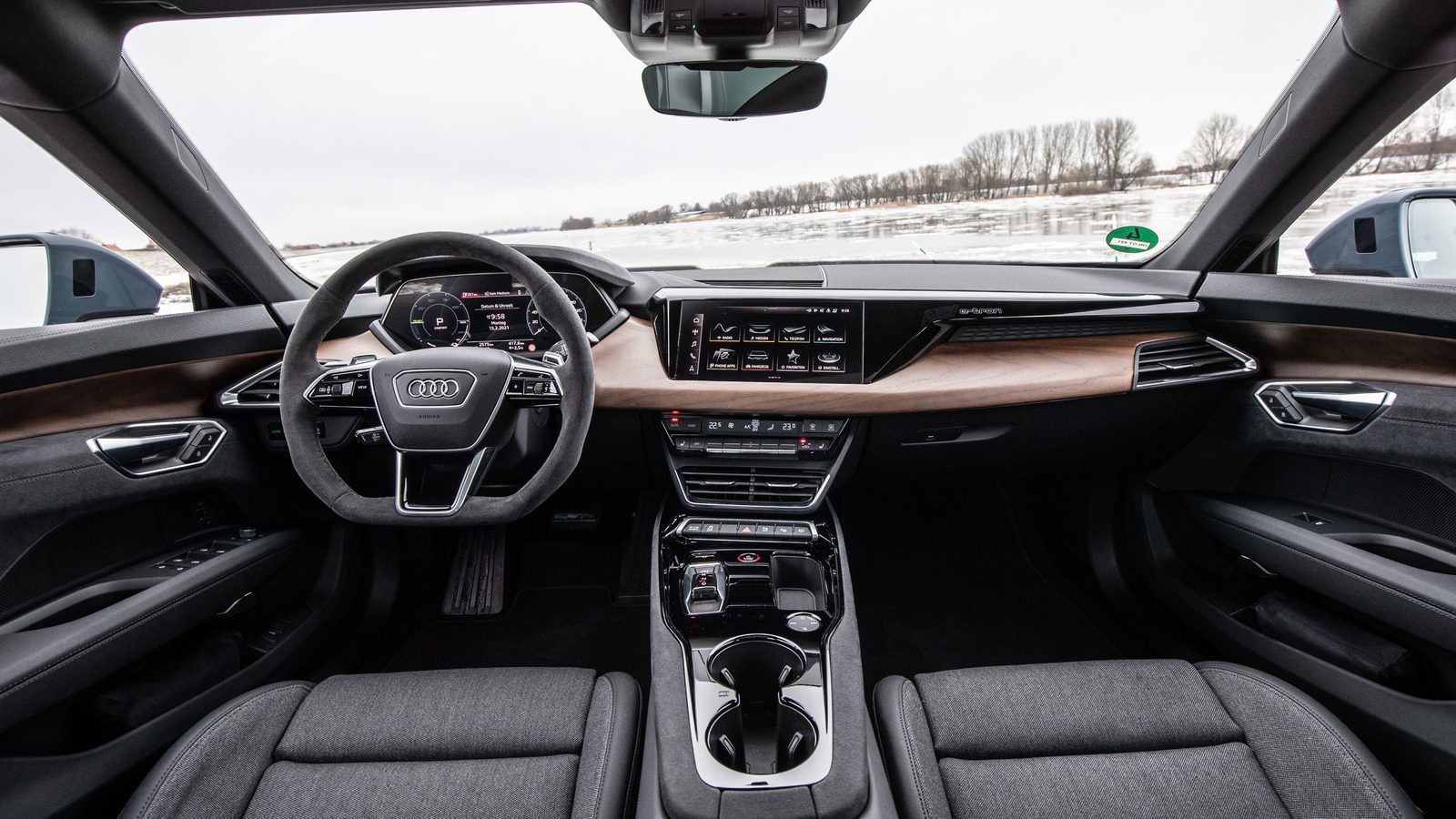 Audi e-tron GT Global 2021 — интерьер, front cabin, рынок Global / EV Query only
