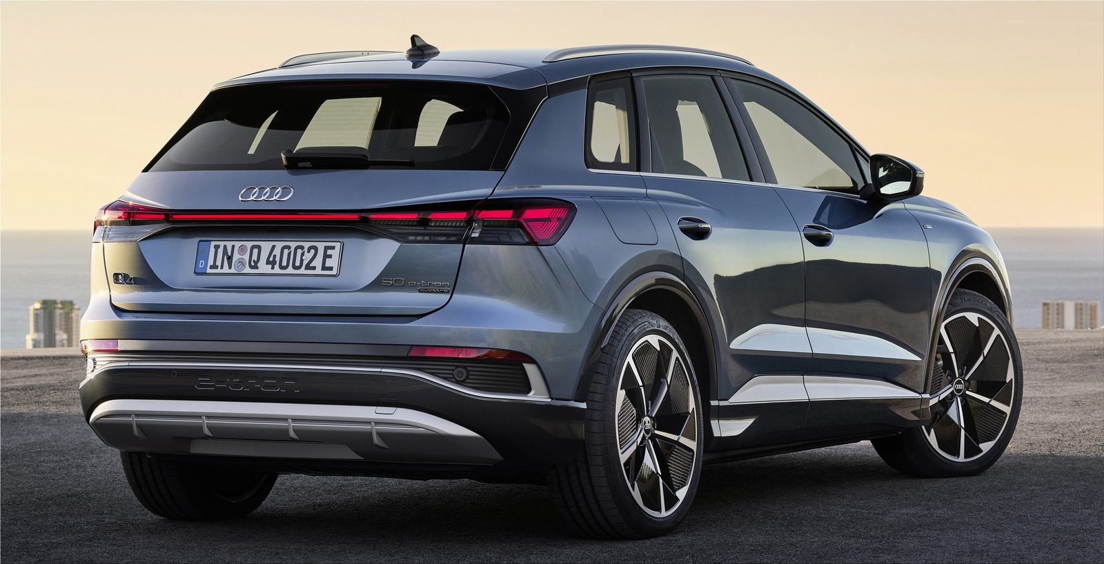 Audi Q4 e-tron Global 2021 — экстерьер, вид сбоку, рынок Global / EV Query only