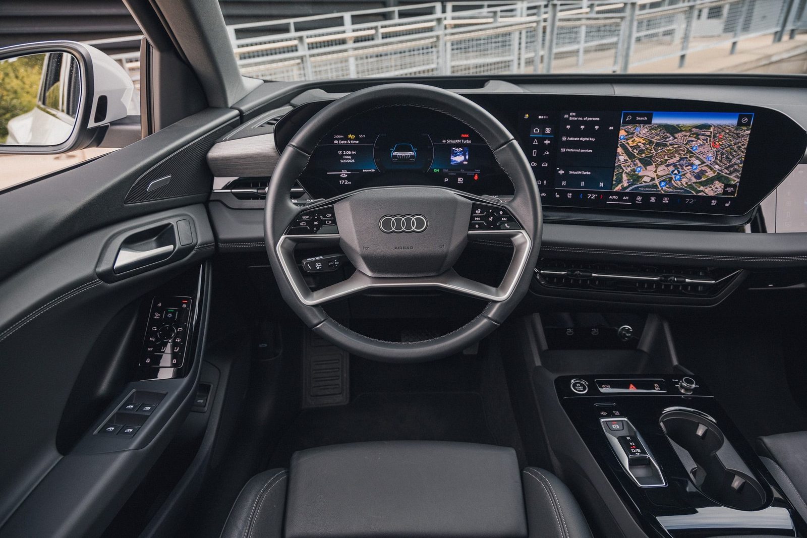 Audi Q6 e-tron Global 2024 — главное фото модели, интерьер, передняя панель, рынок Global / EV Query only