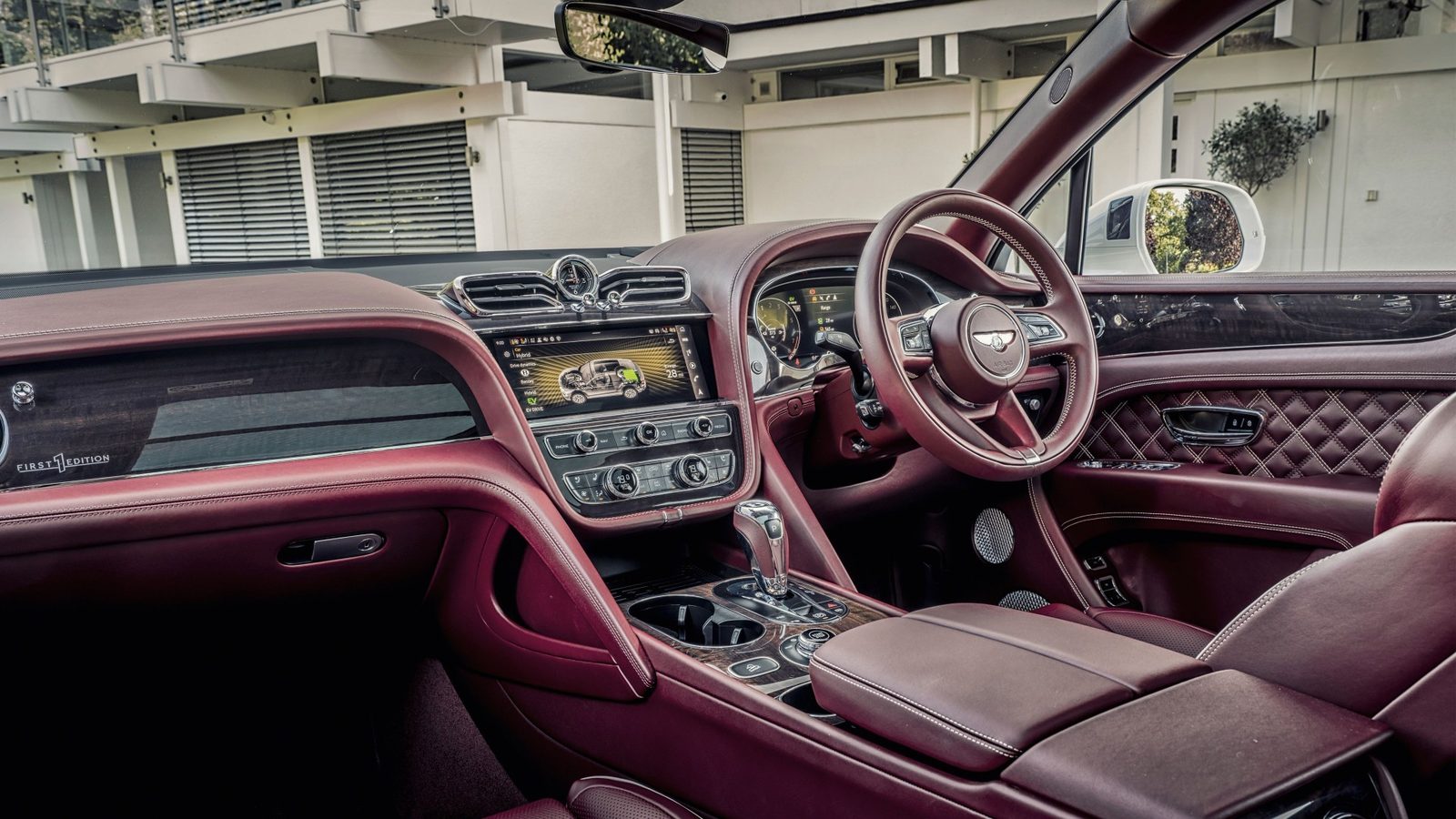 Bentley Bentayga Hybrid 2025 — интерьер, detail, рынок Global / EV Query only