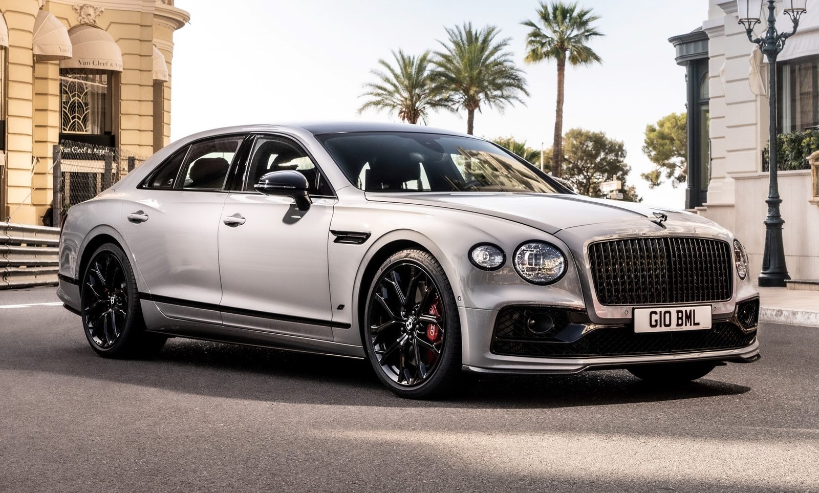Bentley Flying Spur Hybrid 2021 — экстерьер, вид сзади 3/4, рынок Global / EV Query only
