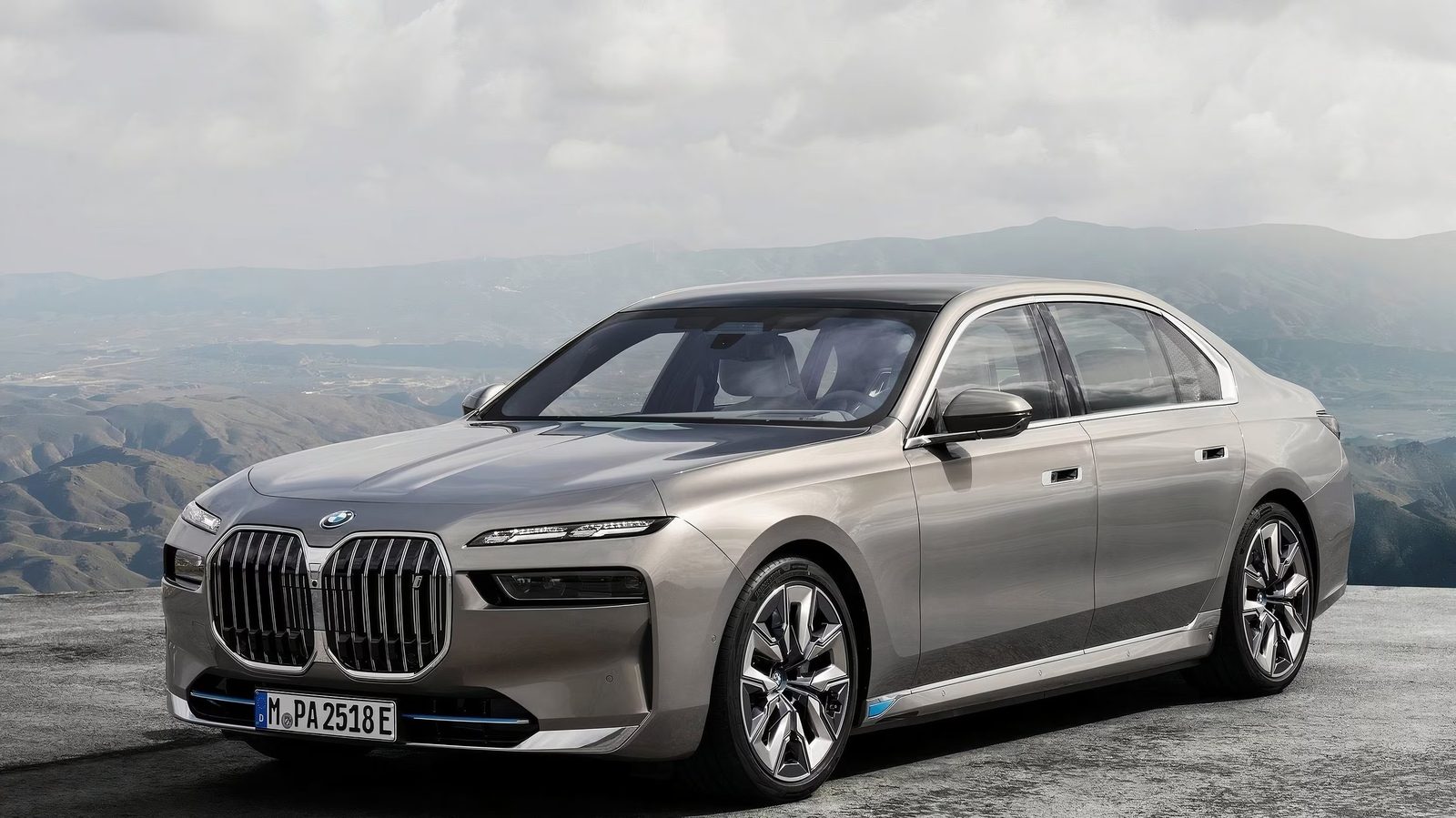 BMW i7 Global 2022 — экстерьер, вид сбоку, рынок Global / EV Query only