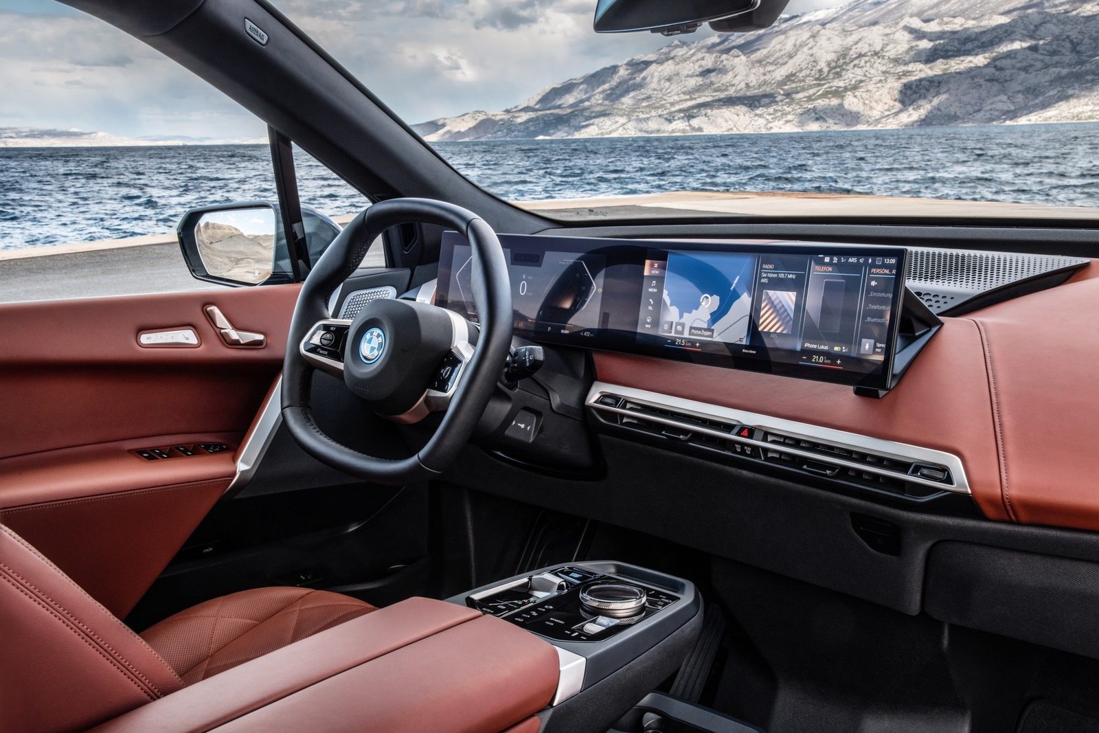 BMW iX Global 2021 — интерьер, rear cabin, рынок Global / EV Query only