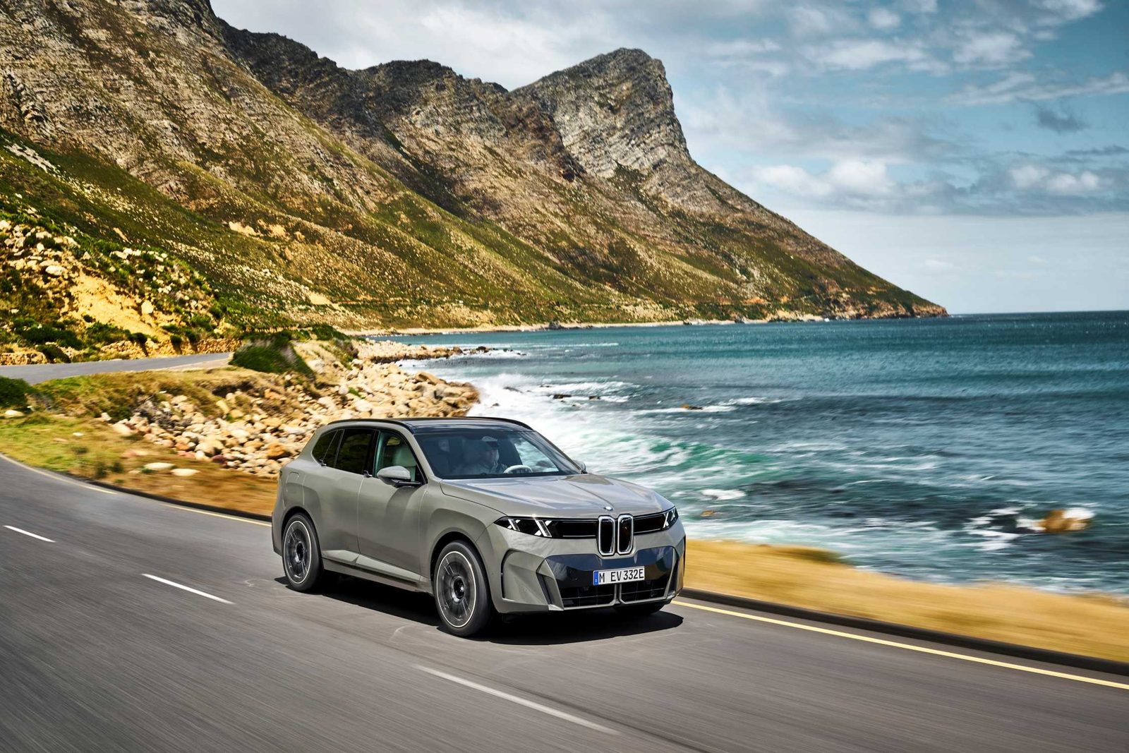 BMW iX5 Global 2027 — экстерьер, rear 3q launch, рынок global announcement