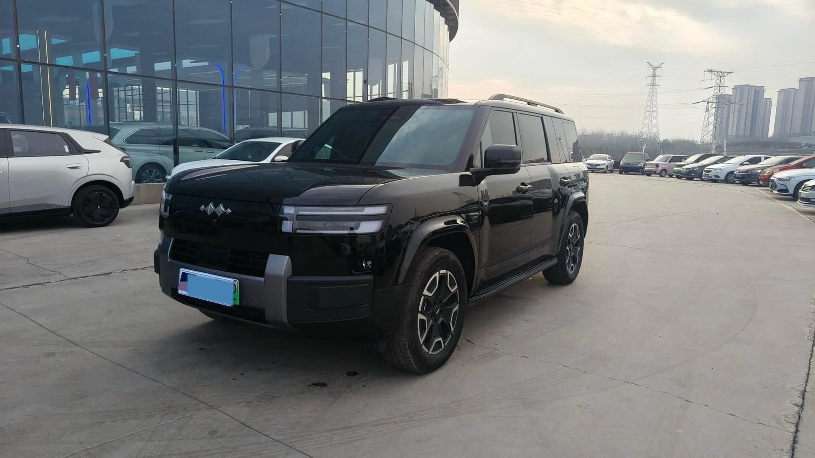 BYD FangChengBao Tai 7 PHEV 2025 — экстерьер, вид спереди 3/4, рынок internal_mvp