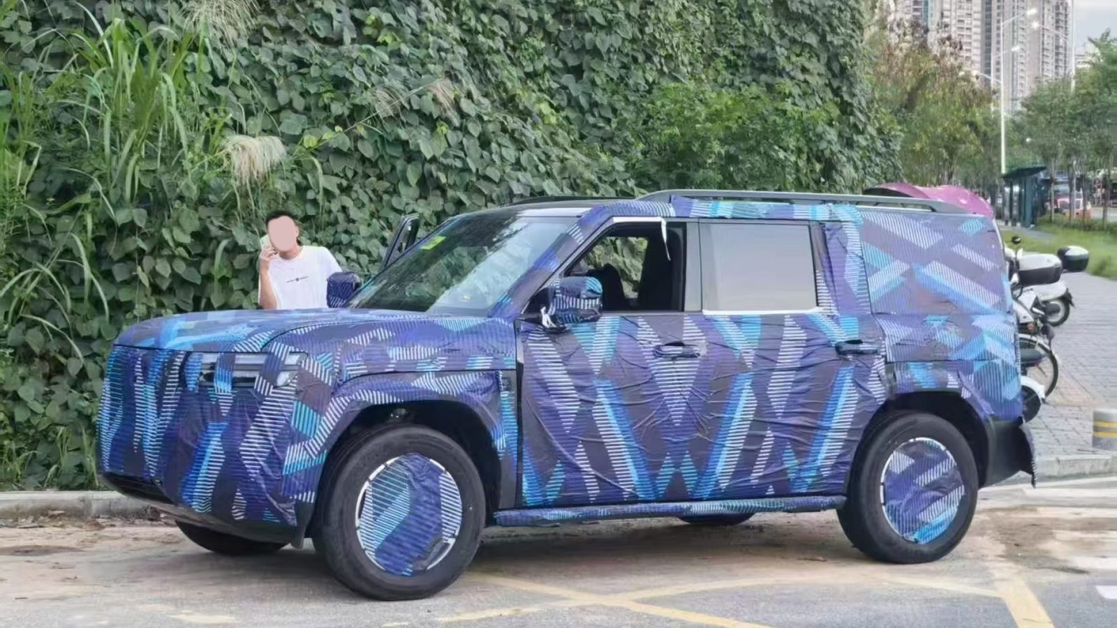 BYD FangChengBao Tai 7 PHEV 2025 — экстерьер, вид сбоку, рынок internal_mvp