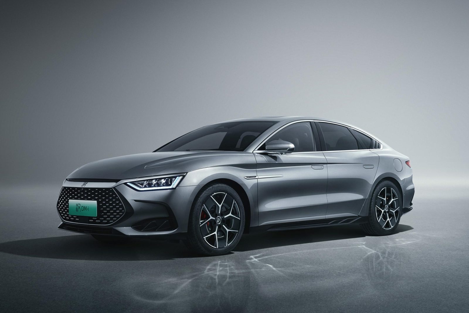 BYD Han DM-i / DM-p — фото модели
