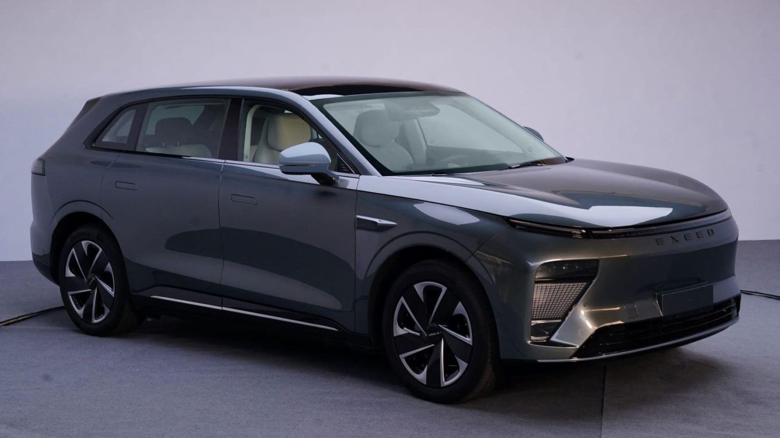 Chery Group Exeed Exlantix ES / Sterra ES EV 2023 — экстерьер, вид сбоку, рынок internal_mvp