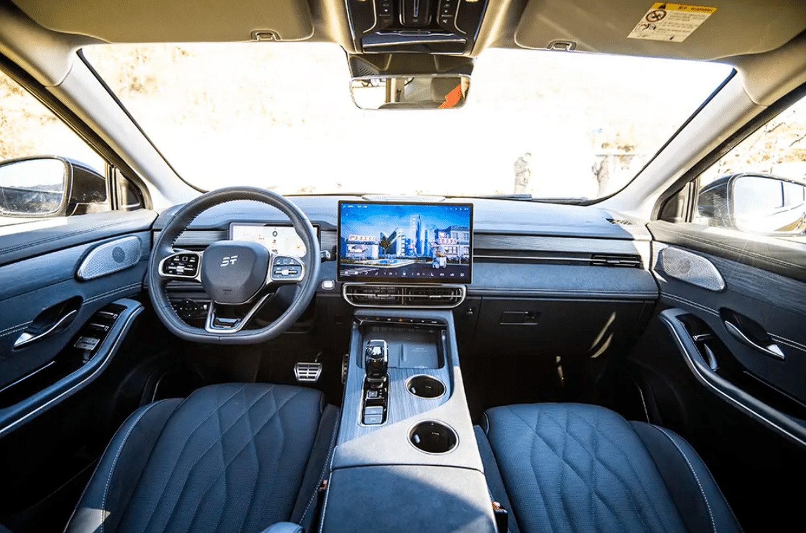 Chery Group Jetour Shanhai L9 2025 — главное фото модели, интерьер, передняя панель, рынок internal_mvp