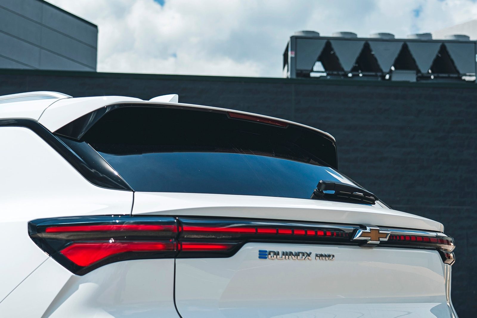 Chevrolet Equinox EV 2025 — экстерьер, rear light detail, рынок US