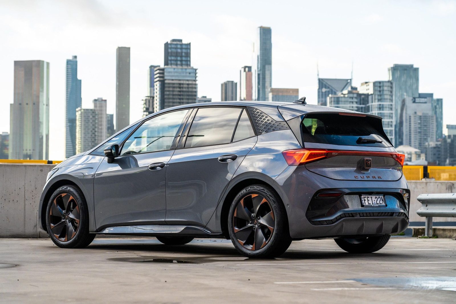 Cupra Born — фото модели