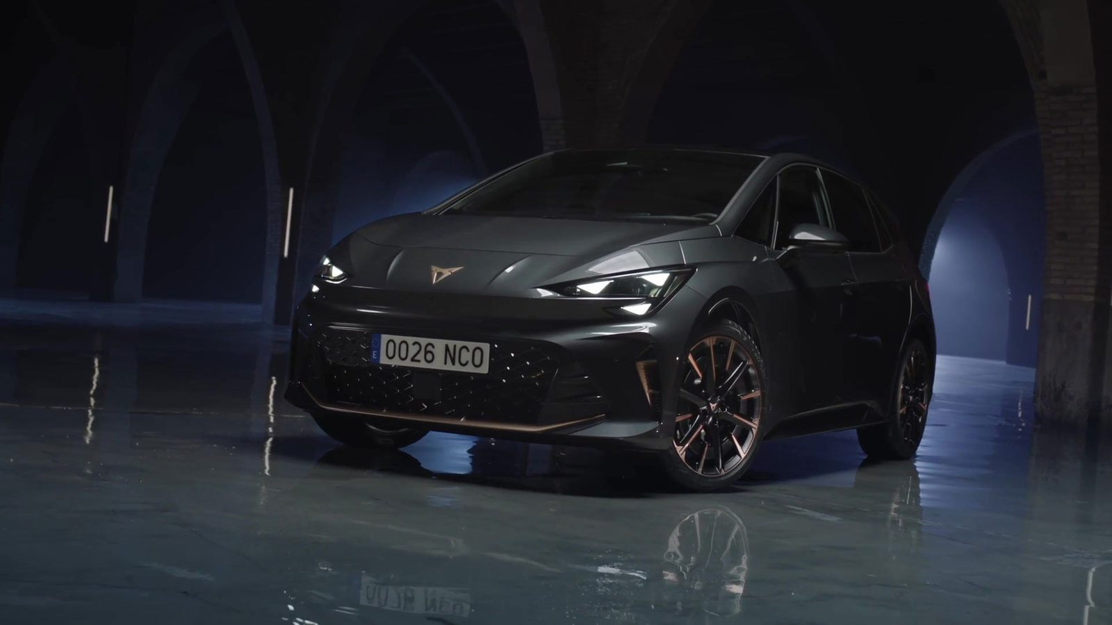 Cupra Born 2021 — экстерьер, вид сбоку, рынок internal_mvp