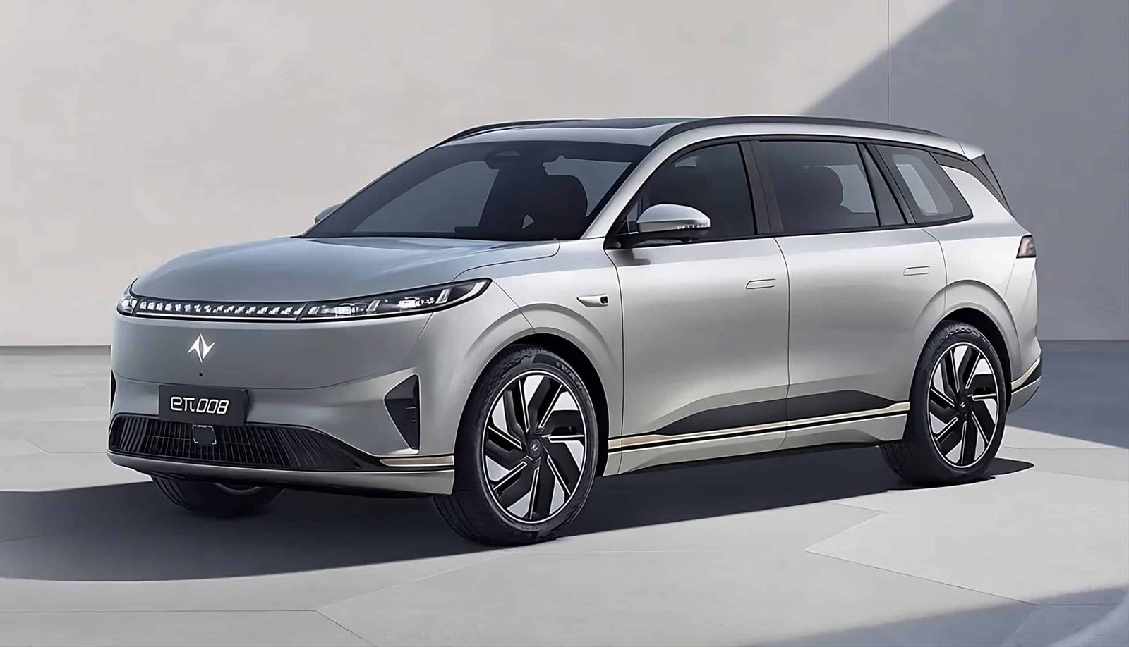Dongfeng eπ 008 EREV 2024 — главное фото модели, экстерьер, вид спереди 3/4, рынок internal_mvp
