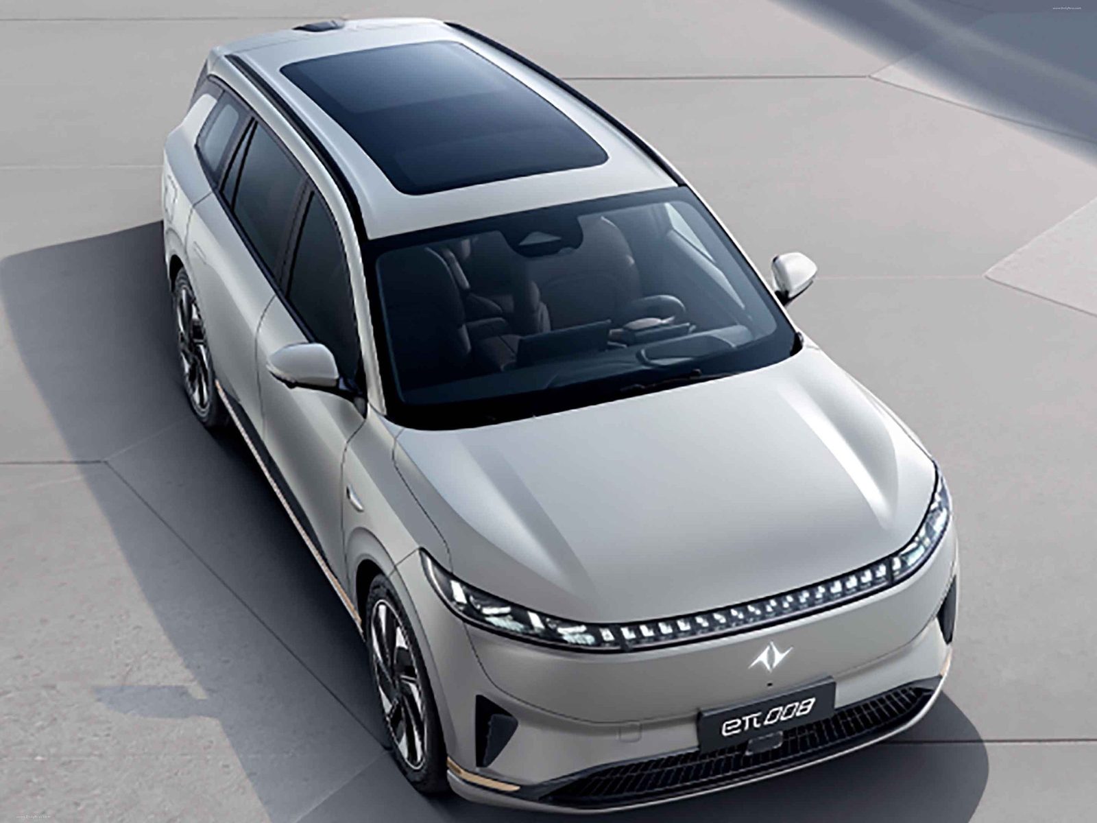 Dongfeng eπ 008 EREV 2024 — экстерьер, top front 3q, рынок internal_mvp