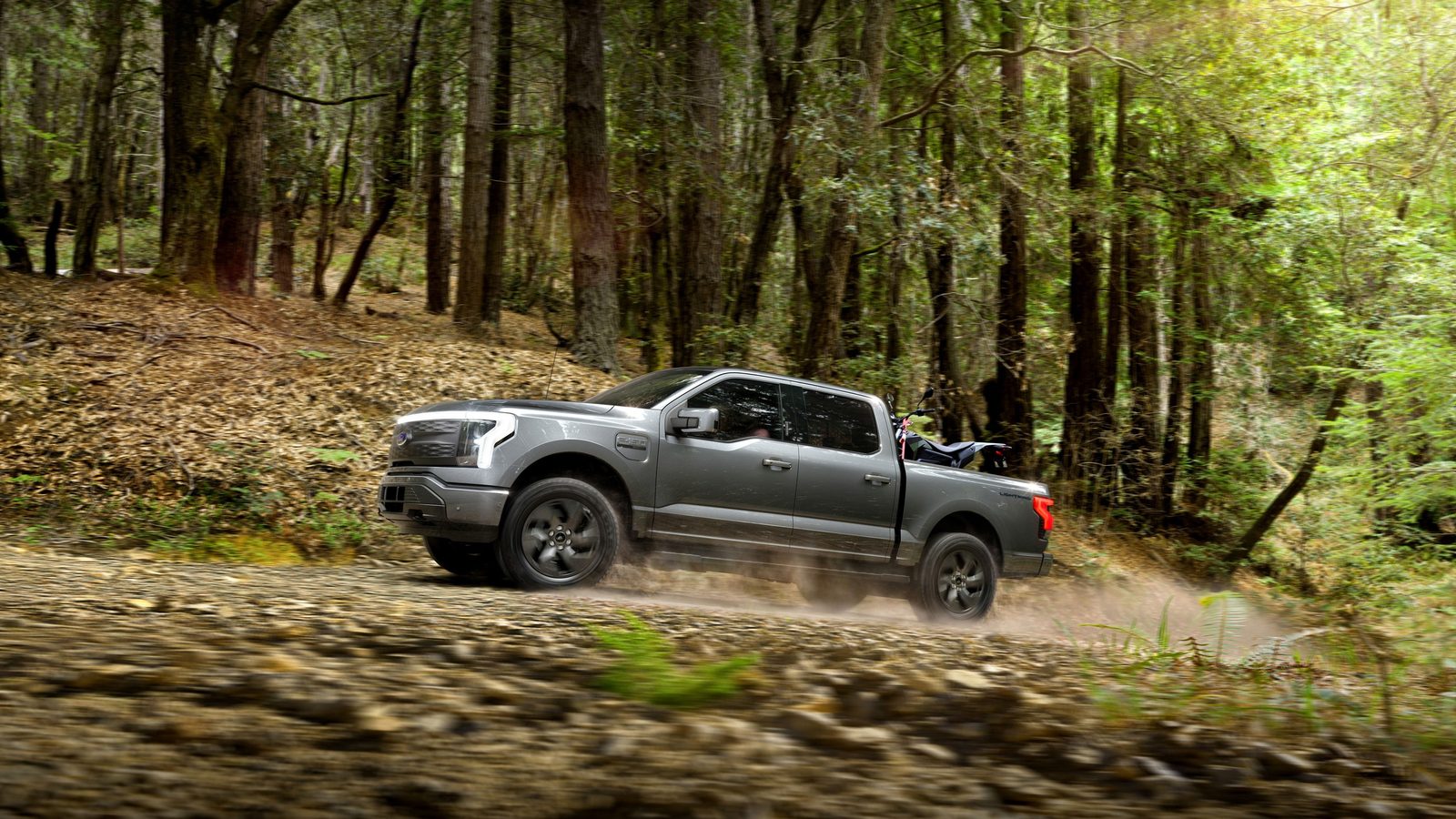 Ford F-150 Lightning 2025 — экстерьер, trail action, рынок US