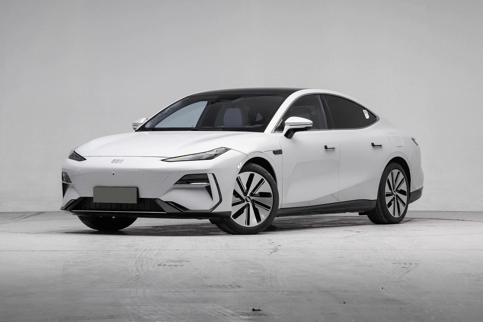 Geely Galaxy E8 EV — фото модели