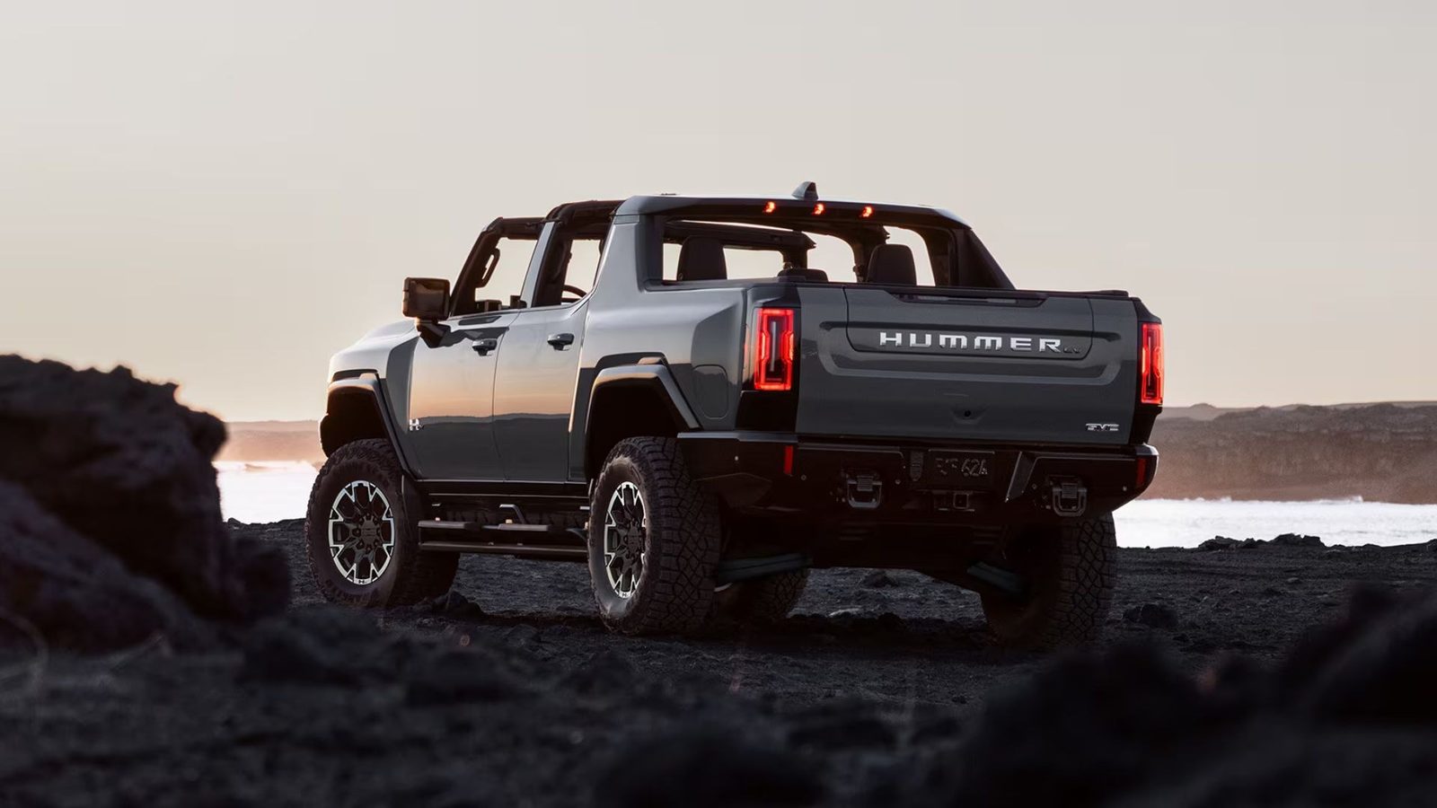 GMC Hummer EV Pickup 2022 — экстерьер, вид сбоку, рынок internal_mvp