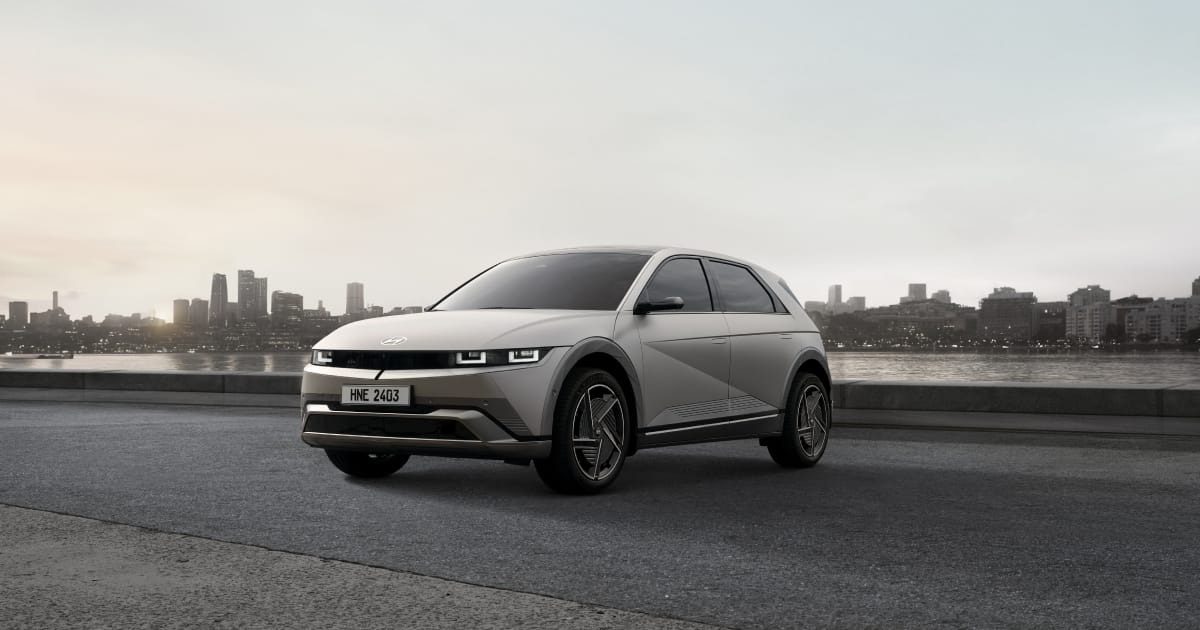 Hyundai IONIQ 5 2021 — главное фото модели, экстерьер, вид спереди 3/4, рынок Global / EV Query only