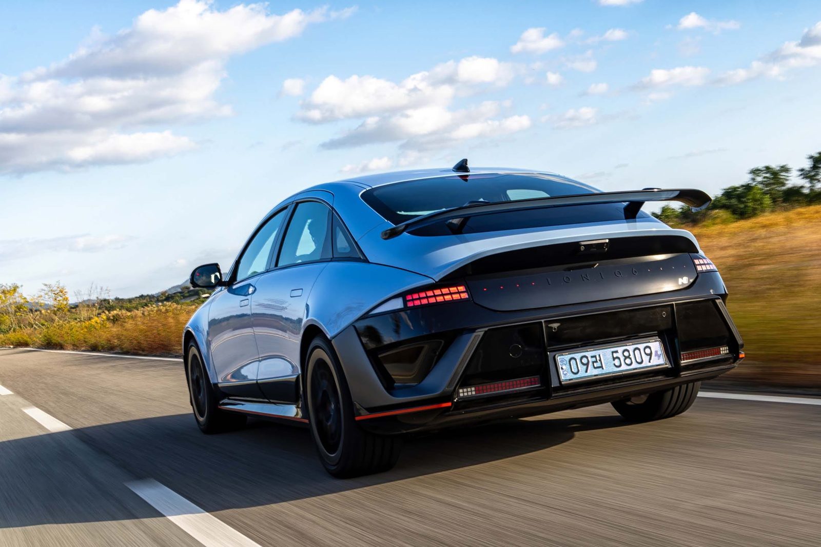 Hyundai IONIQ 6 N 2026 — экстерьер, вид сзади 3/4, рынок internal_mvp