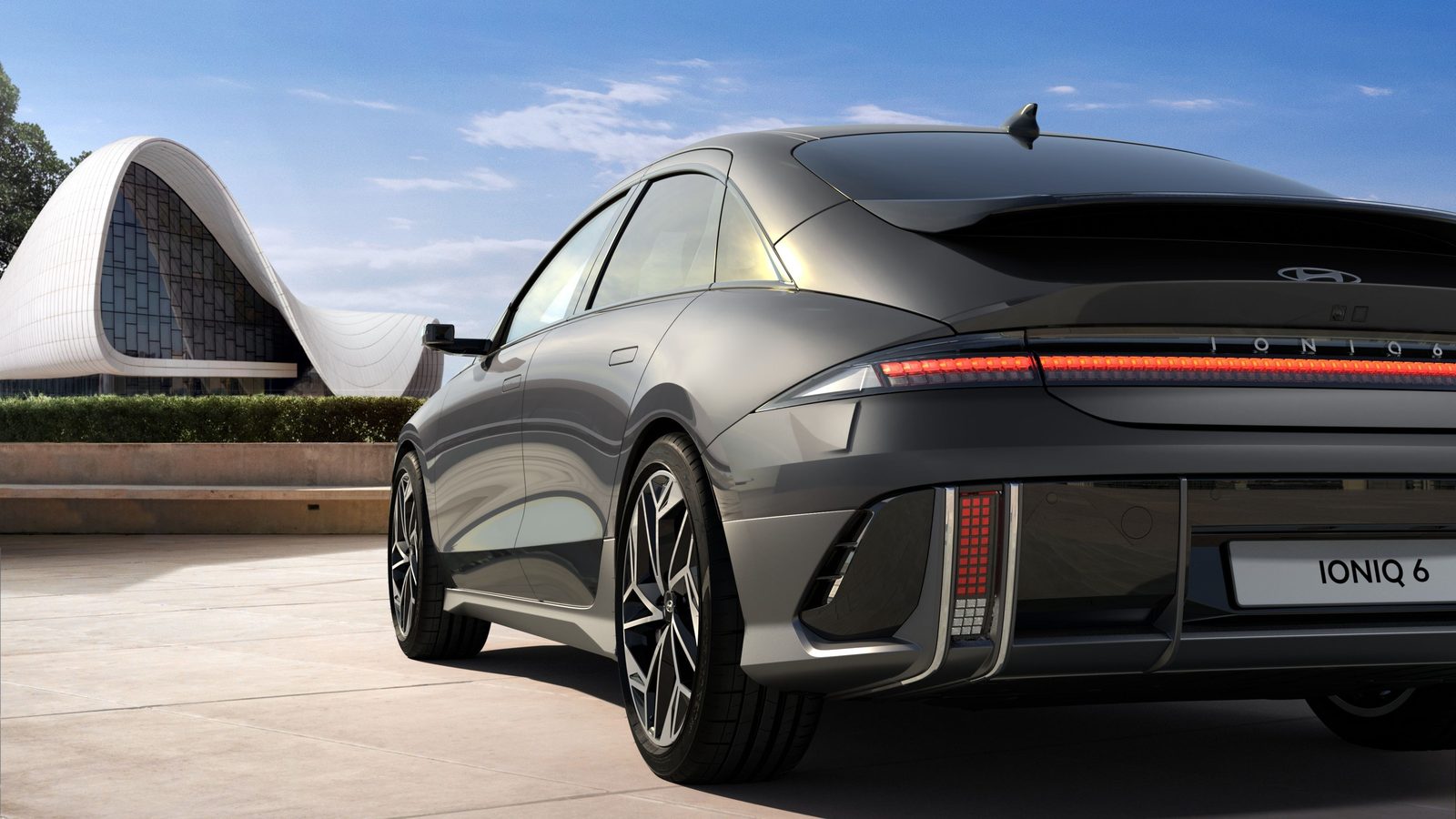 Hyundai IONIQ 6 2022 — экстерьер, вид спереди 3/4, рынок Europe