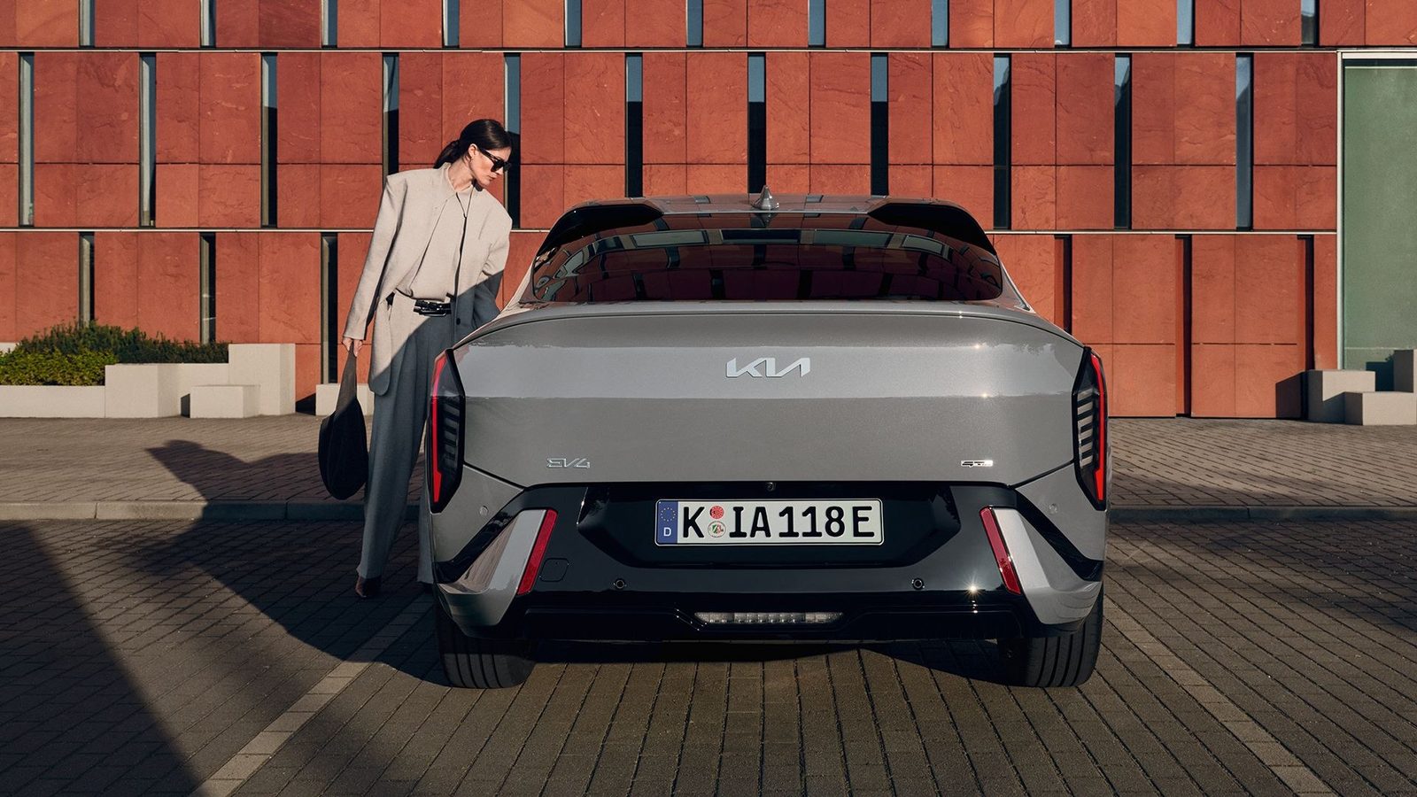 Kia EV4 Global 2025 — экстерьер, вид сбоку, рынок internal_mvp