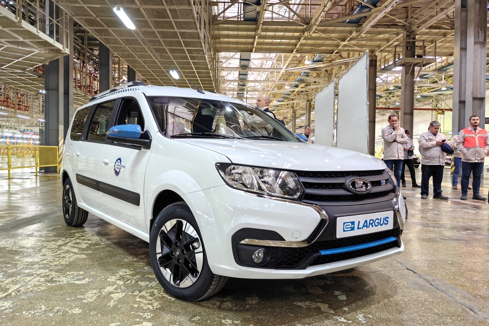 LADA e-Largus Van — фото модели