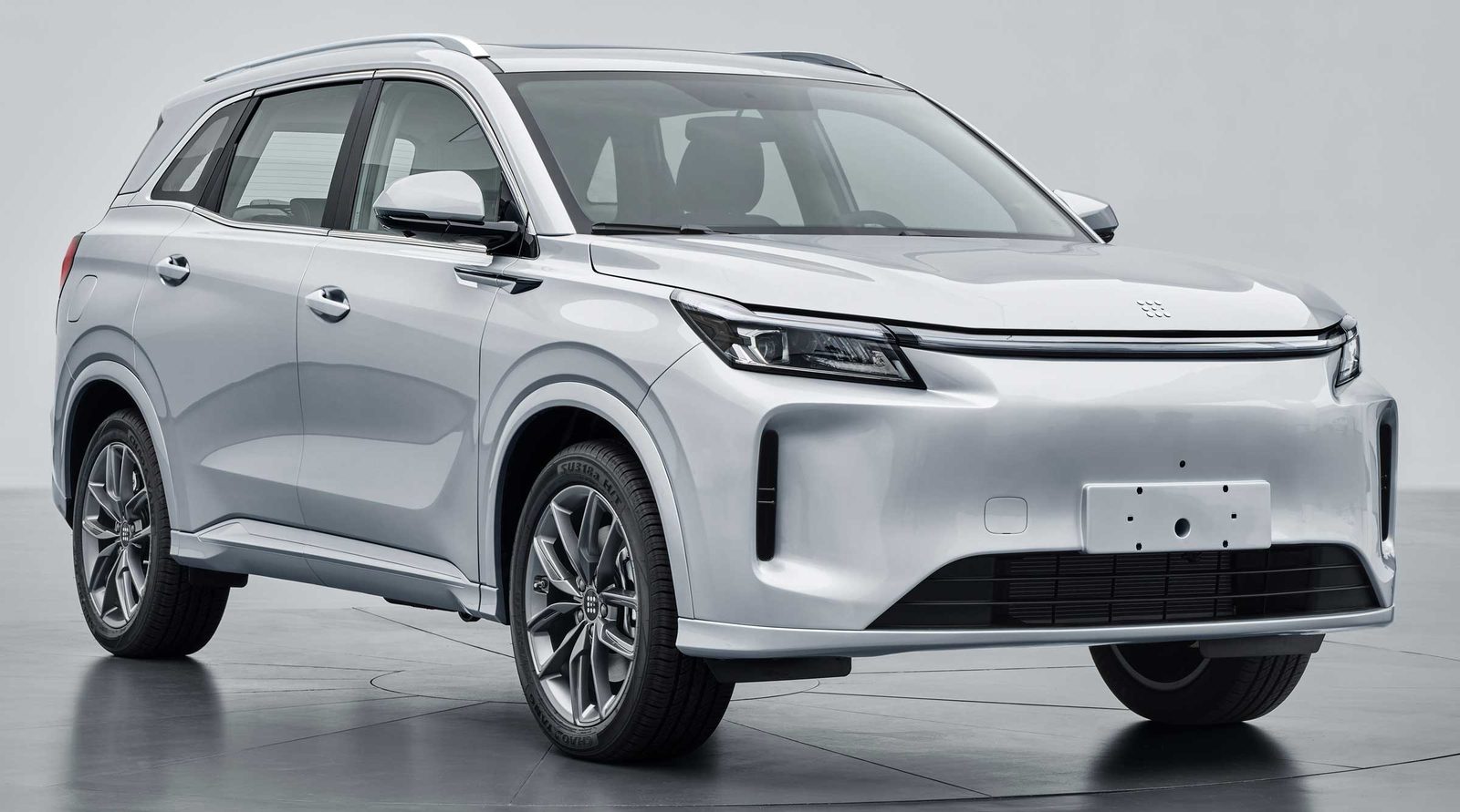 Landian E5 Plus PHEV 2026 — главное фото модели, экстерьер, вид спереди 3/4, рынок China