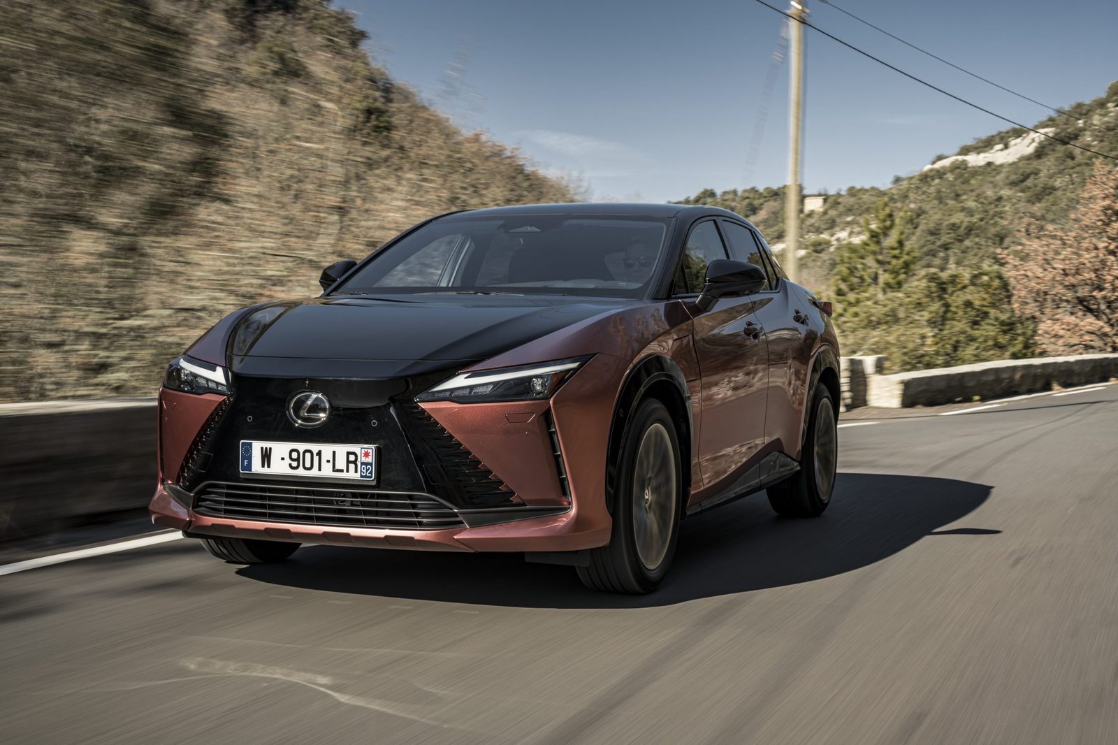 Lexus RZ 2023 — экстерьер, вид сбоку, рынок internal_mvp