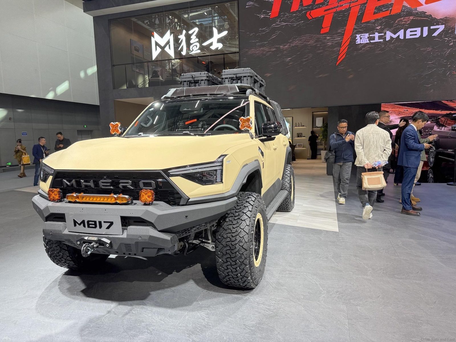 M-Hero M817 EREV 2025 — экстерьер, вид спереди 3/4, рынок internal_mvp