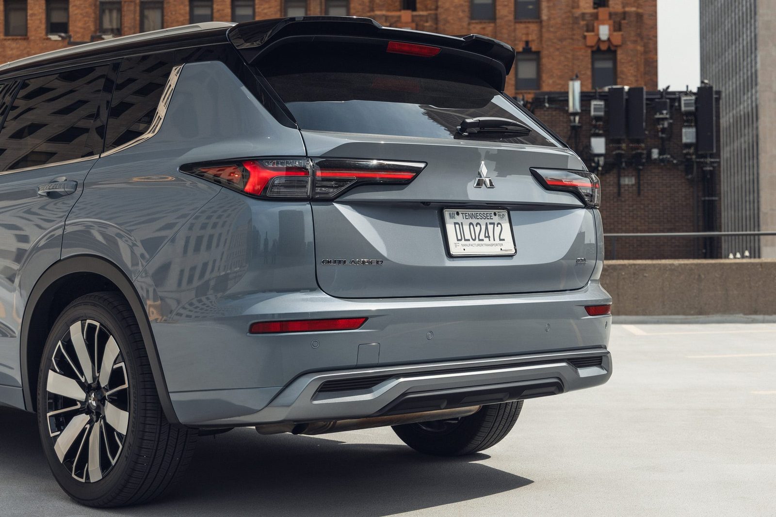 Mitsubishi Outlander Plug-in Hybrid 2025 — экстерьер, rear detail, рынок US