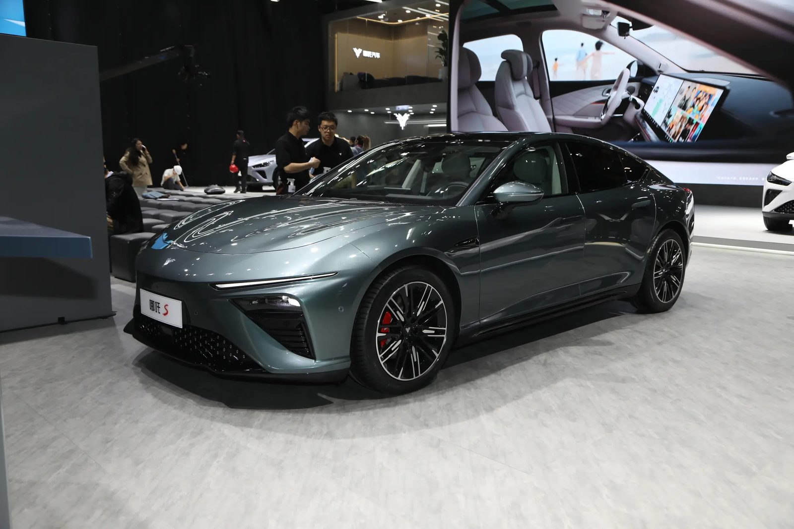 Neta S EREV 2024 — экстерьер, event front 3q, рынок Guangcai Neta S 2024 sedan reference
