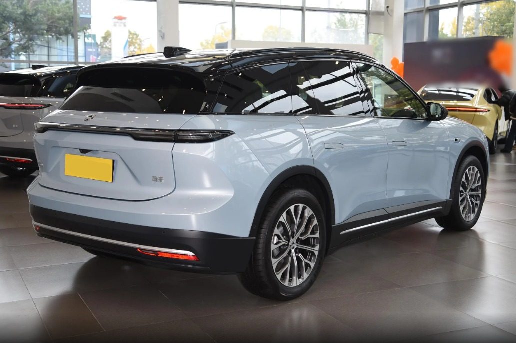 NIO ES6 2026 — экстерьер, вид сзади 3/4, рынок internal_mvp