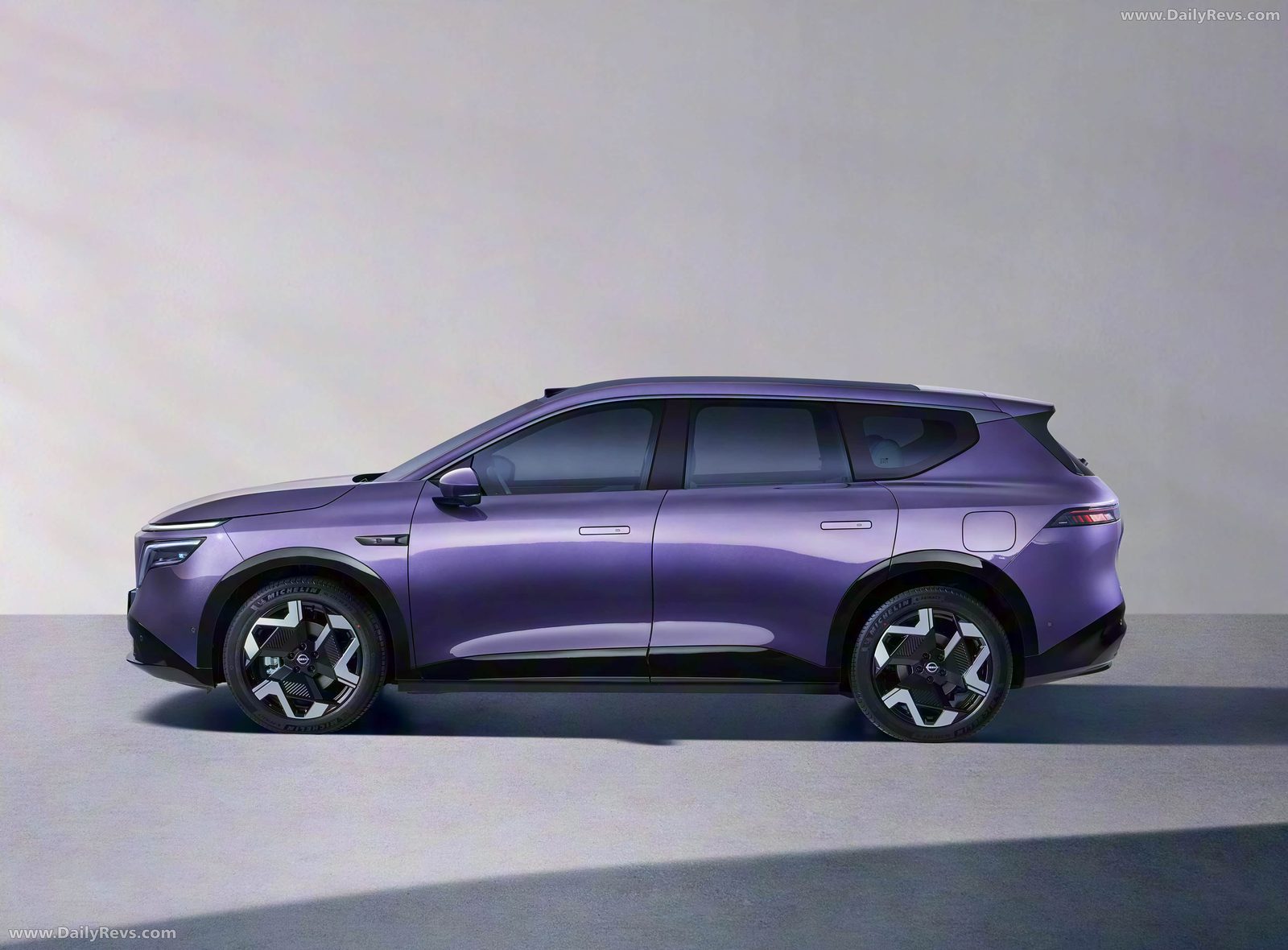 Nissan Dongfeng Nissan NX8 EREV 2026 — экстерьер, вид сбоку, рынок internal_mvp