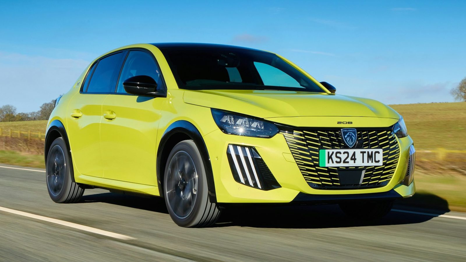 Peugeot E-208 2019 — экстерьер, front 3q blue, рынок UK editorial reference