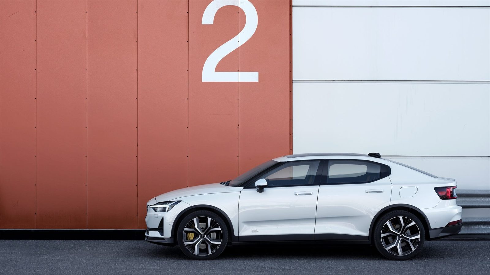 Polestar 2 2020 — экстерьер, вид сбоку, рынок internal_mvp