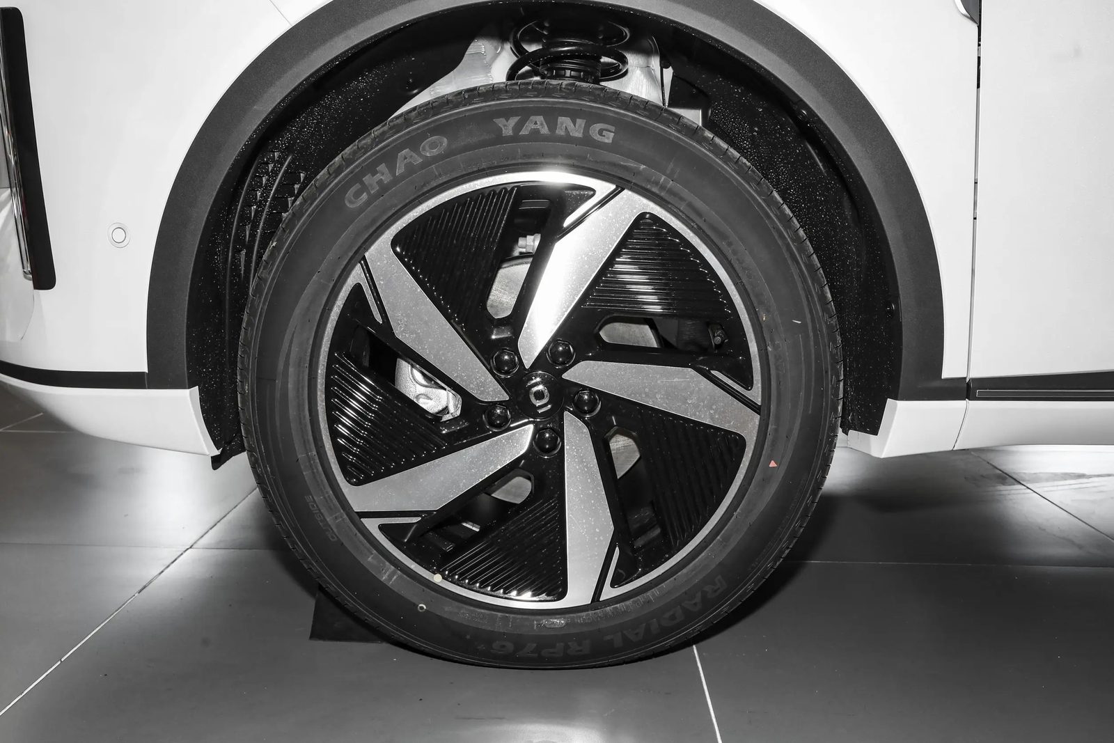 Qiyuan Q05 PHEV / Nevo Q05 REEV Classic 2024 — экстерьер, wheel detail, рынок internal_mvp