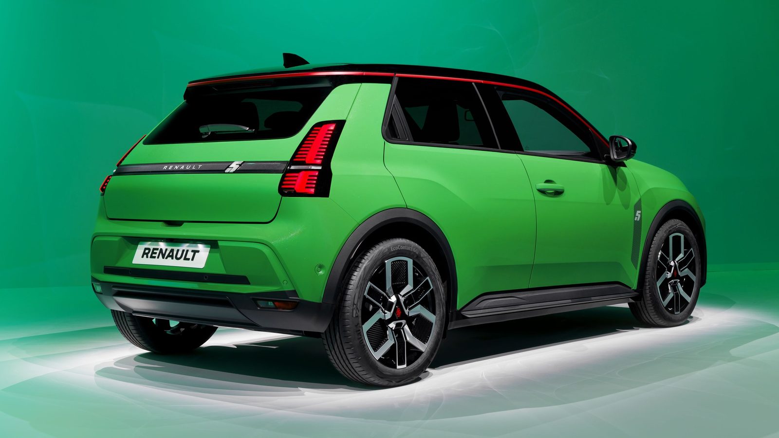 Renault 5 E-Tech Electric 2024 — главное фото модели, экстерьер, вид спереди 3/4, рынок internal_mvp