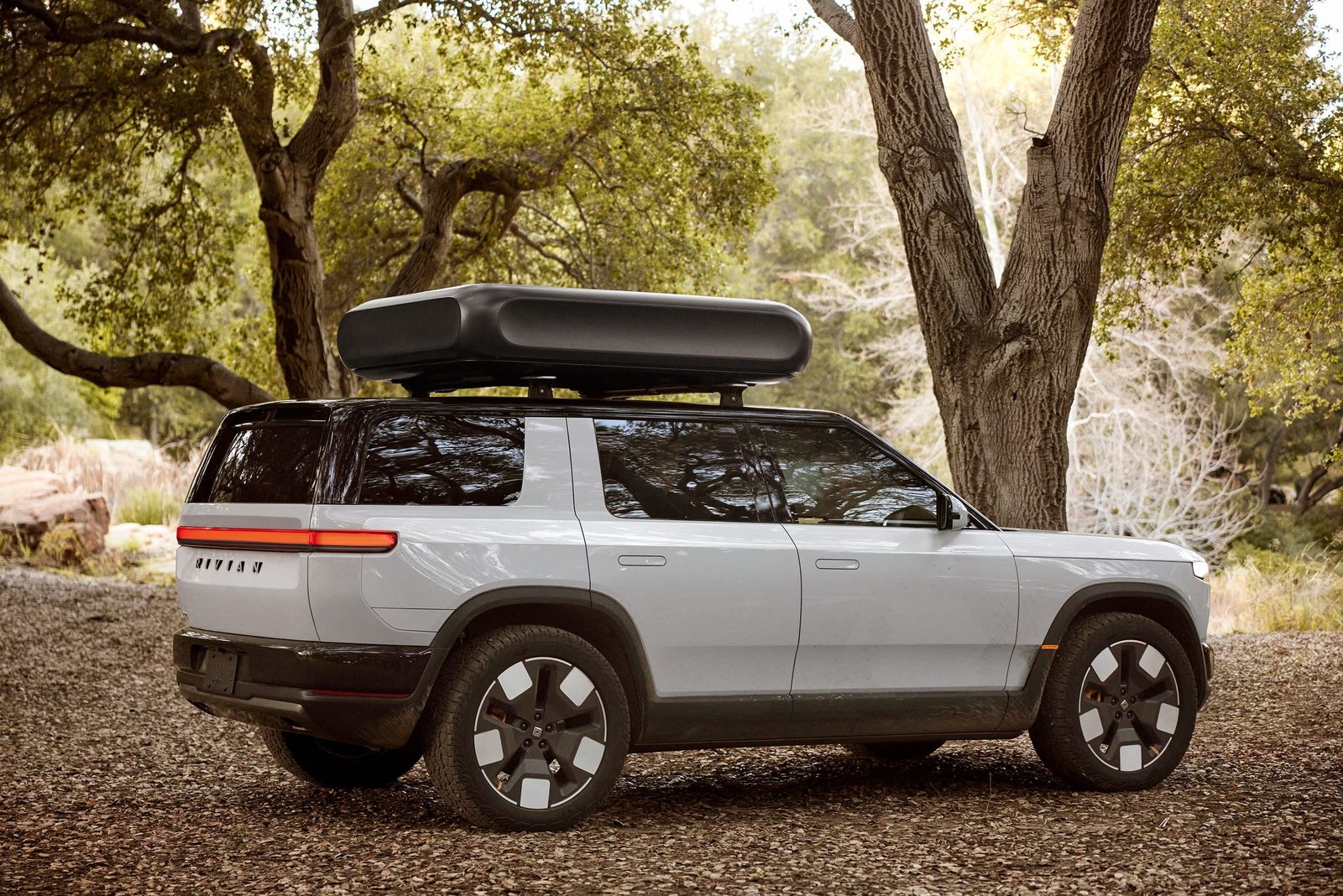 Rivian R2 2026 — экстерьер, вид сбоку, рынок internal_mvp
