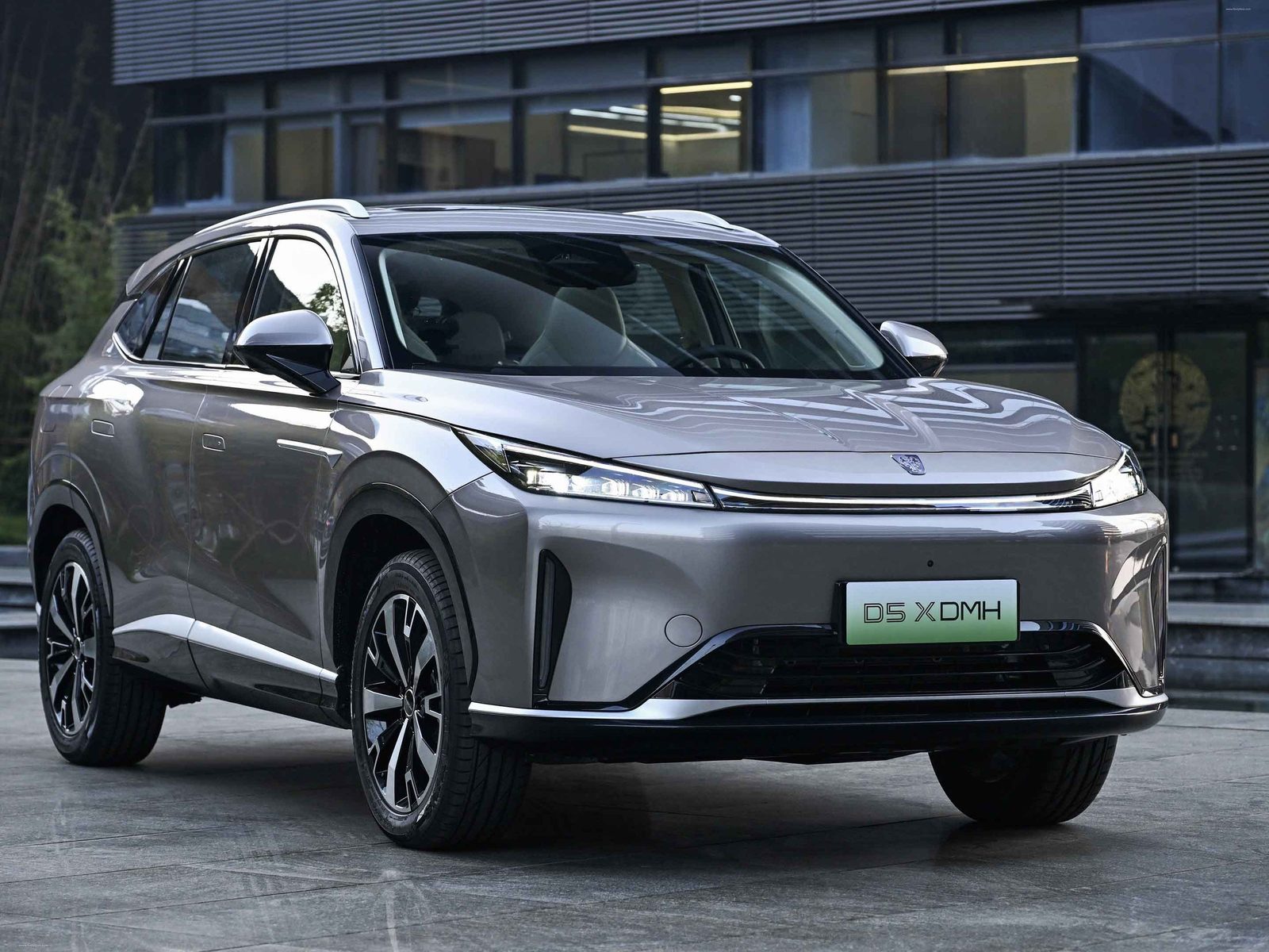 Roewe D5X DMH — фото модели