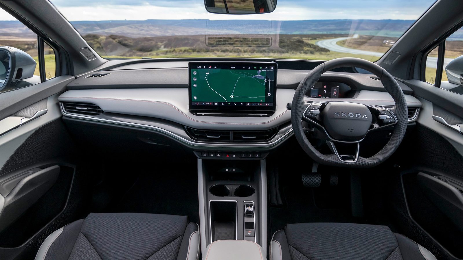 Škoda Elroq 2025 — главное фото модели, интерьер, передняя панель, рынок internal_mvp