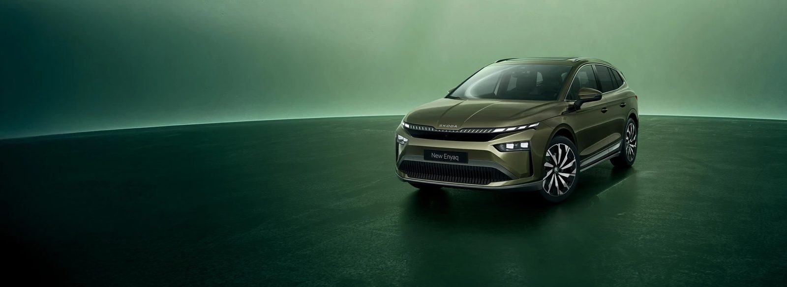 Škoda Enyaq 2021 — главное фото модели, экстерьер, вид спереди 3/4, рынок Europe / EV Query only