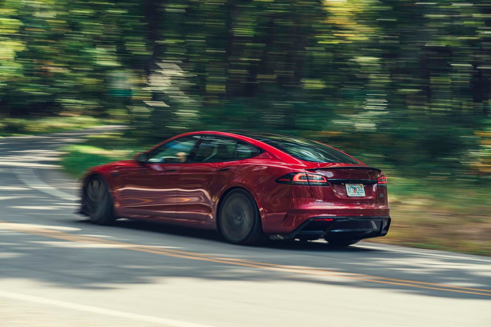Tesla Model S US 2021 — экстерьер, rear motion, рынок US