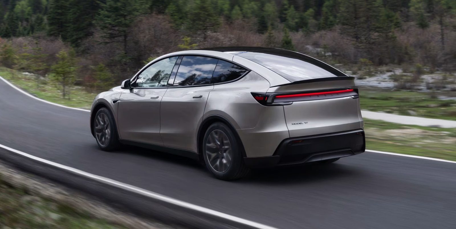 Tesla Model Y L China 2025 — экстерьер, rear 3q road, рынок China / Model Y L reference