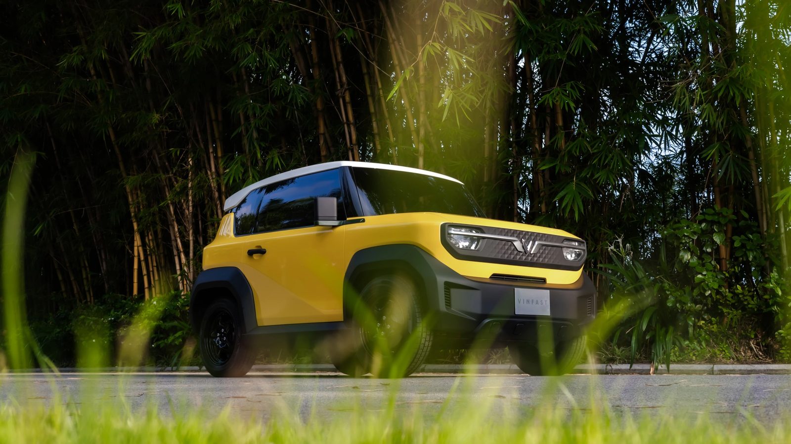VinFast VF 3 2024 — главное фото модели, экстерьер, вид спереди 3/4, рынок Global / EV Query only