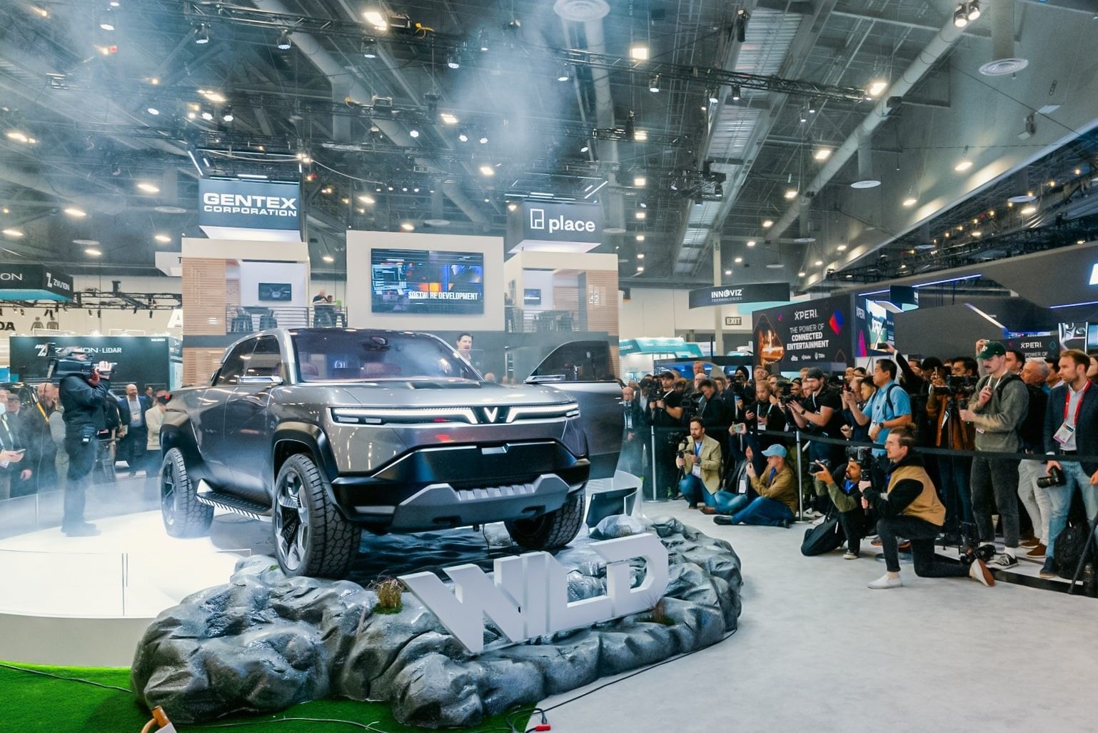 VinFast VF Wild Concept 2024 — главное фото модели, экстерьер, вид спереди 3/4, рынок Global / EV Query only