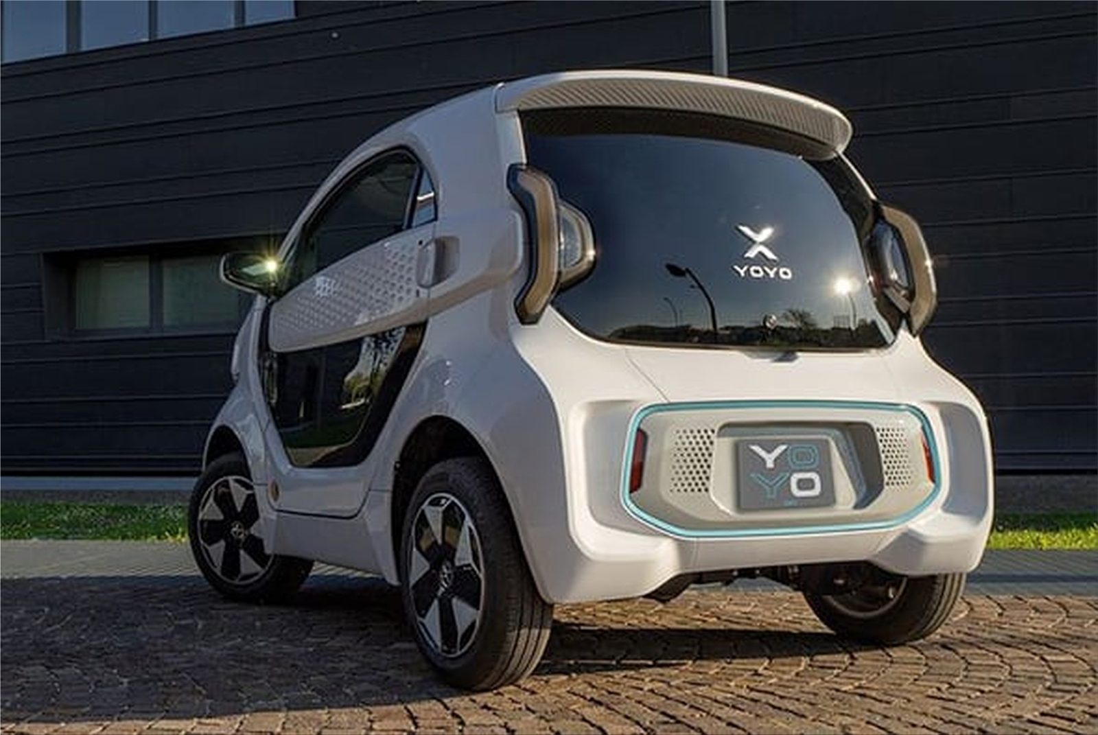 XEV YOYO 2021 — экстерьер, вид сзади 3/4, рынок Europe microcar reference